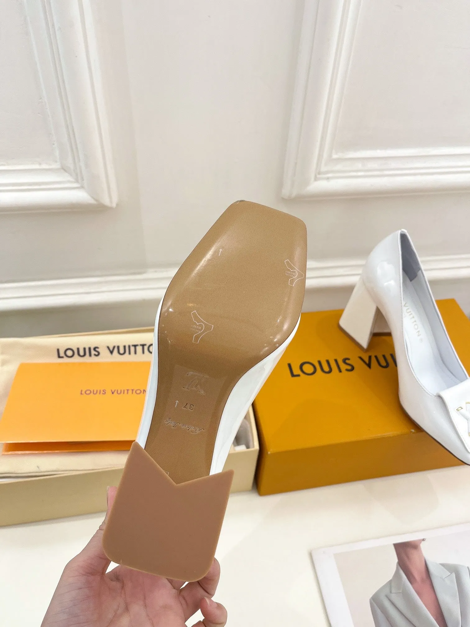 High Quality LUV High Heel Shoes 006