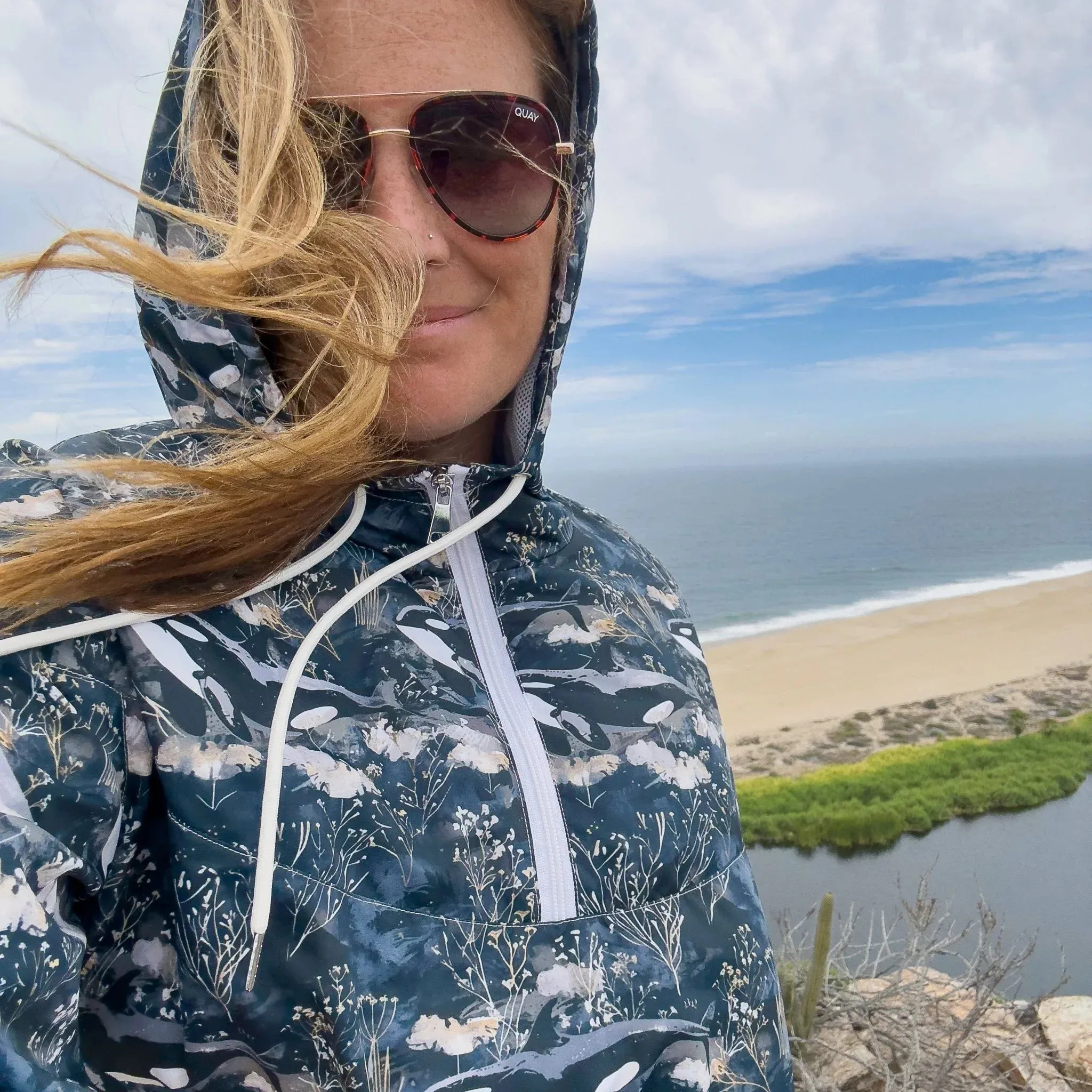 Midnight Orca Women’s cropped Windbreaker