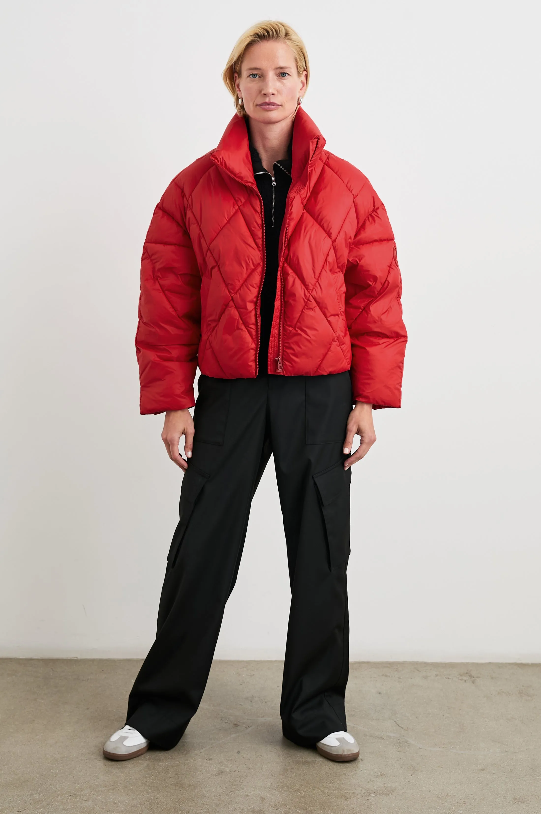 SUMMIT JACKET - SCARLET